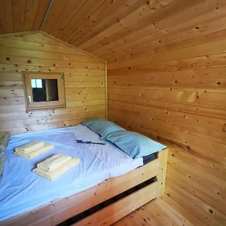 Krasen Kras 104 Lüks kamp alanı Komen